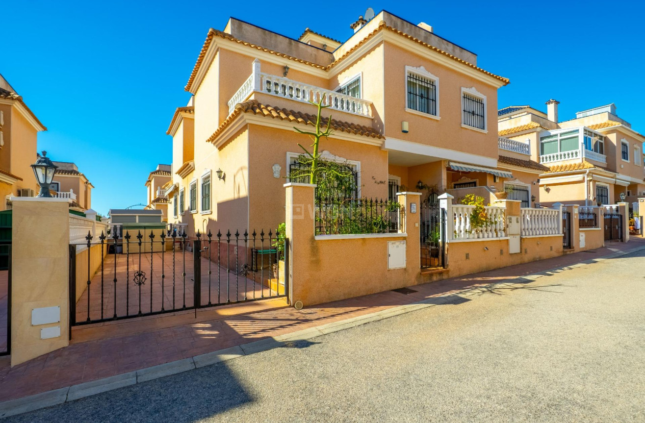 Resale - Townhouse - Orihuela Costa - La Regia