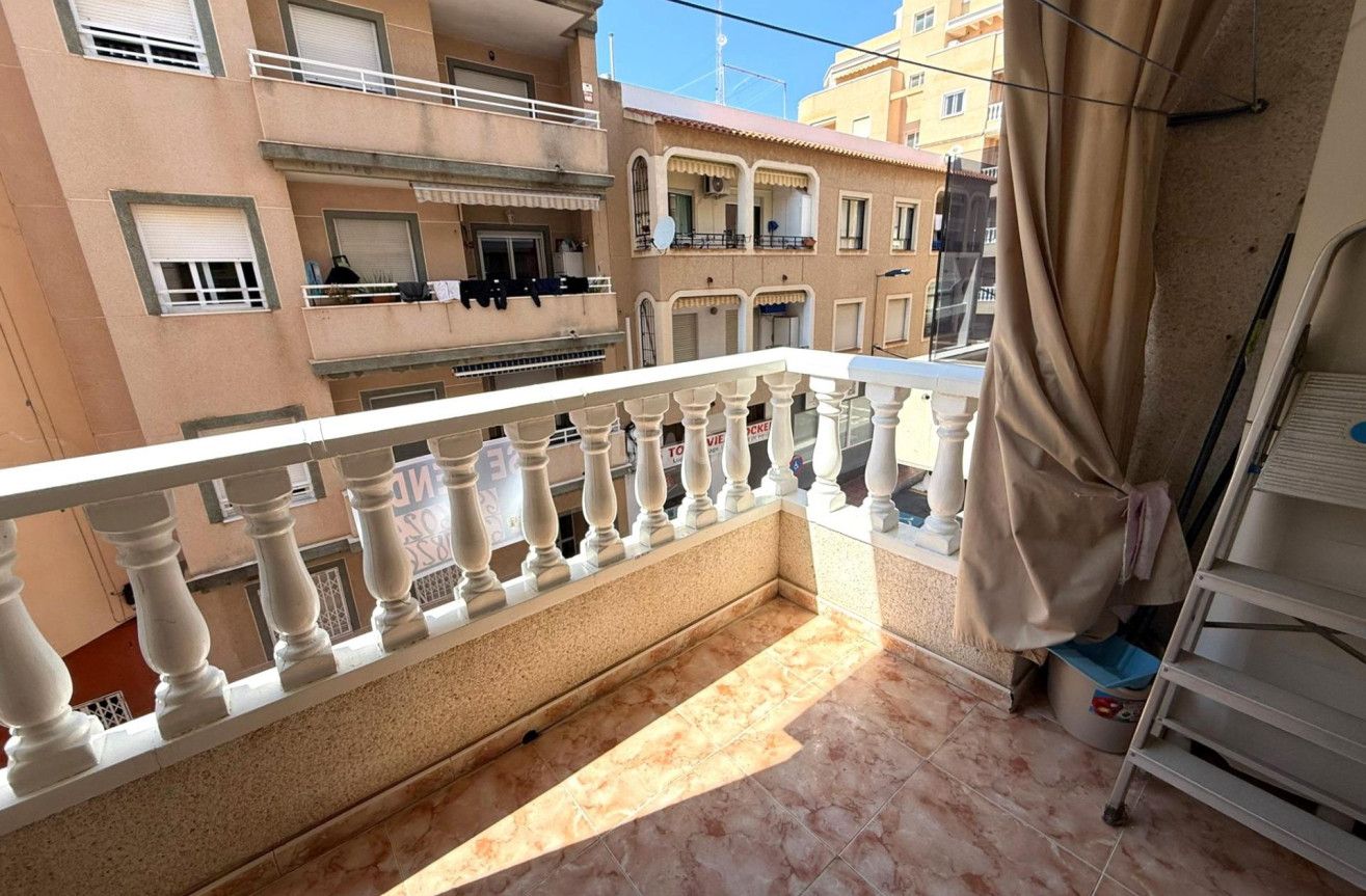 Resale - Apartment / flat - Torrevieja - Playa del Cura