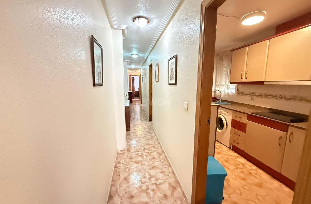 Resale - Apartment / flat - Torrevieja - Playa del Cura