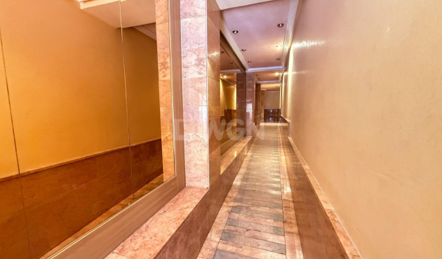 Resale - Apartment / flat - Torrevieja - Playa del Cura