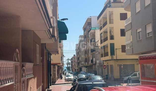 Resale - Apartment / flat - Torrevieja - Playa del Cura