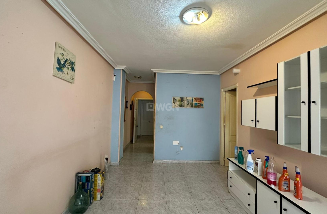 Resale - Apartment / flat - Torrevieja - Estacion De Autobuses