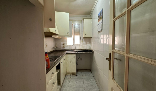 Resale - Apartment / flat - Torrevieja - Estacion De Autobuses