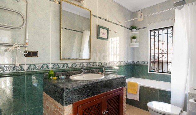 Odsprzedaż - Kamienica - Orihuela Costa - Los Almendros-la Florida