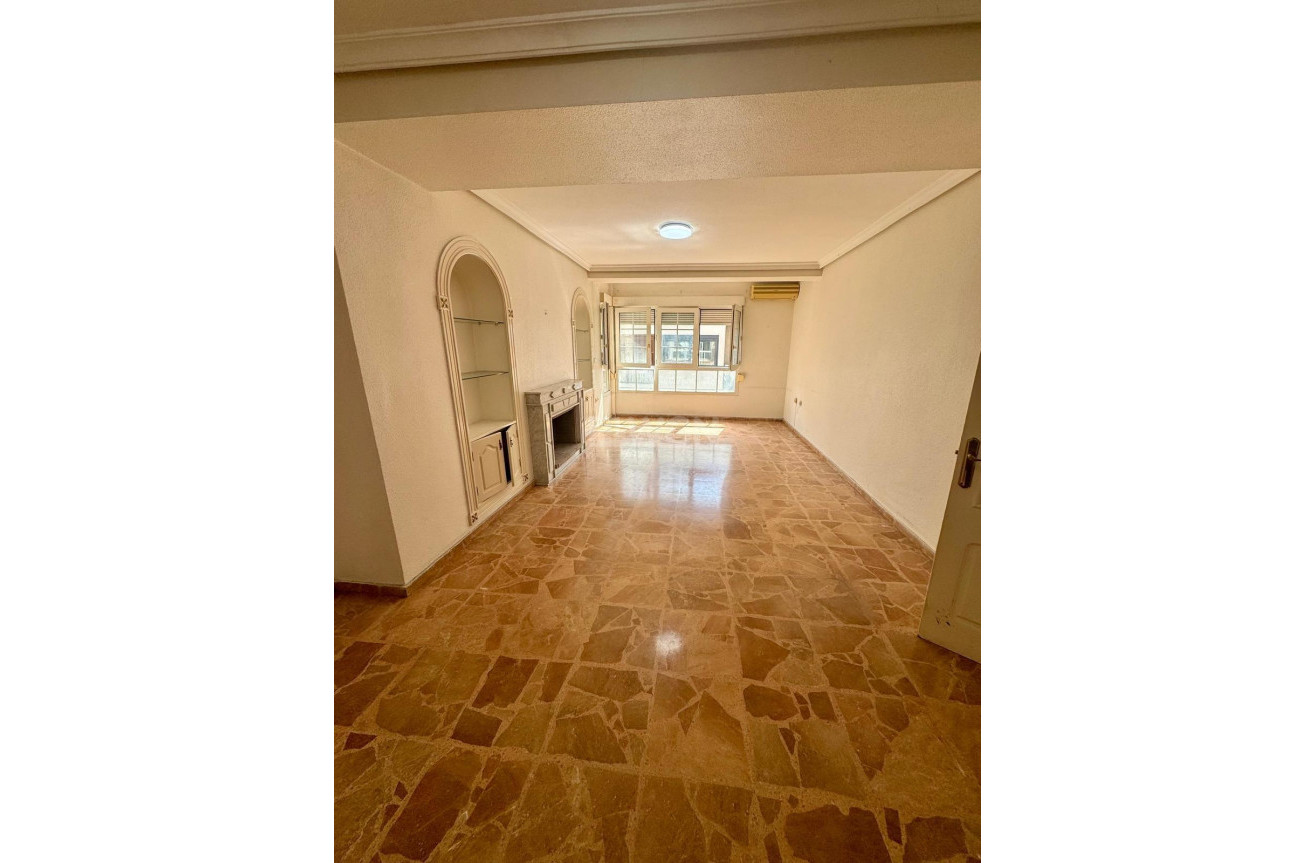 Resale - Apartment / flat - Torrevieja - Centro