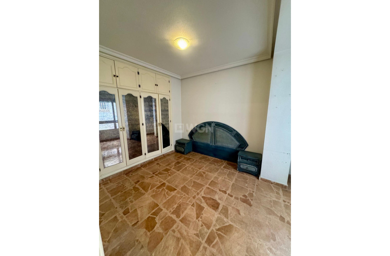 Resale - Apartment / flat - Torrevieja - Centro