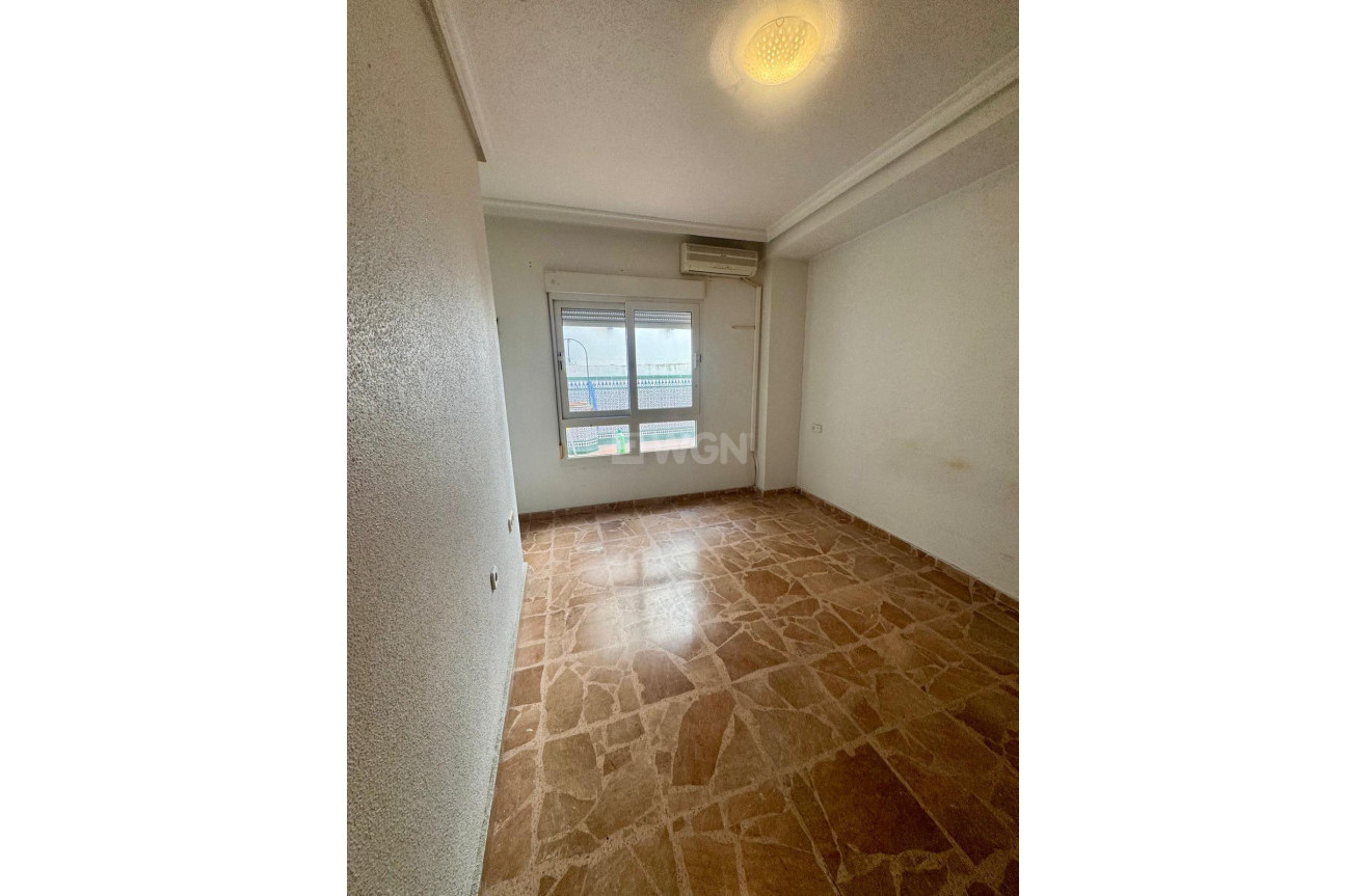 Resale - Apartment / flat - Torrevieja - Centro