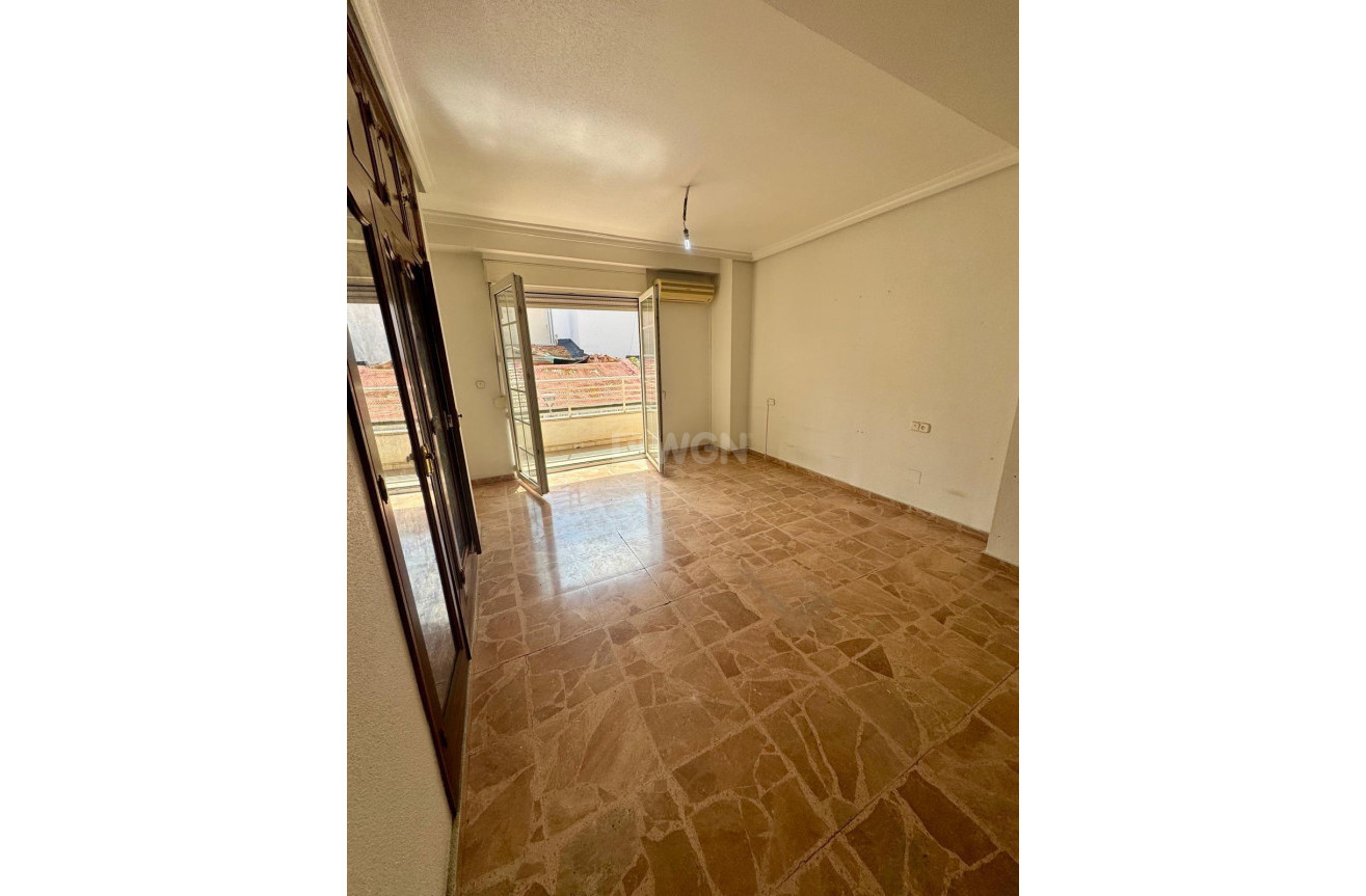 Resale - Apartment / flat - Torrevieja - Centro