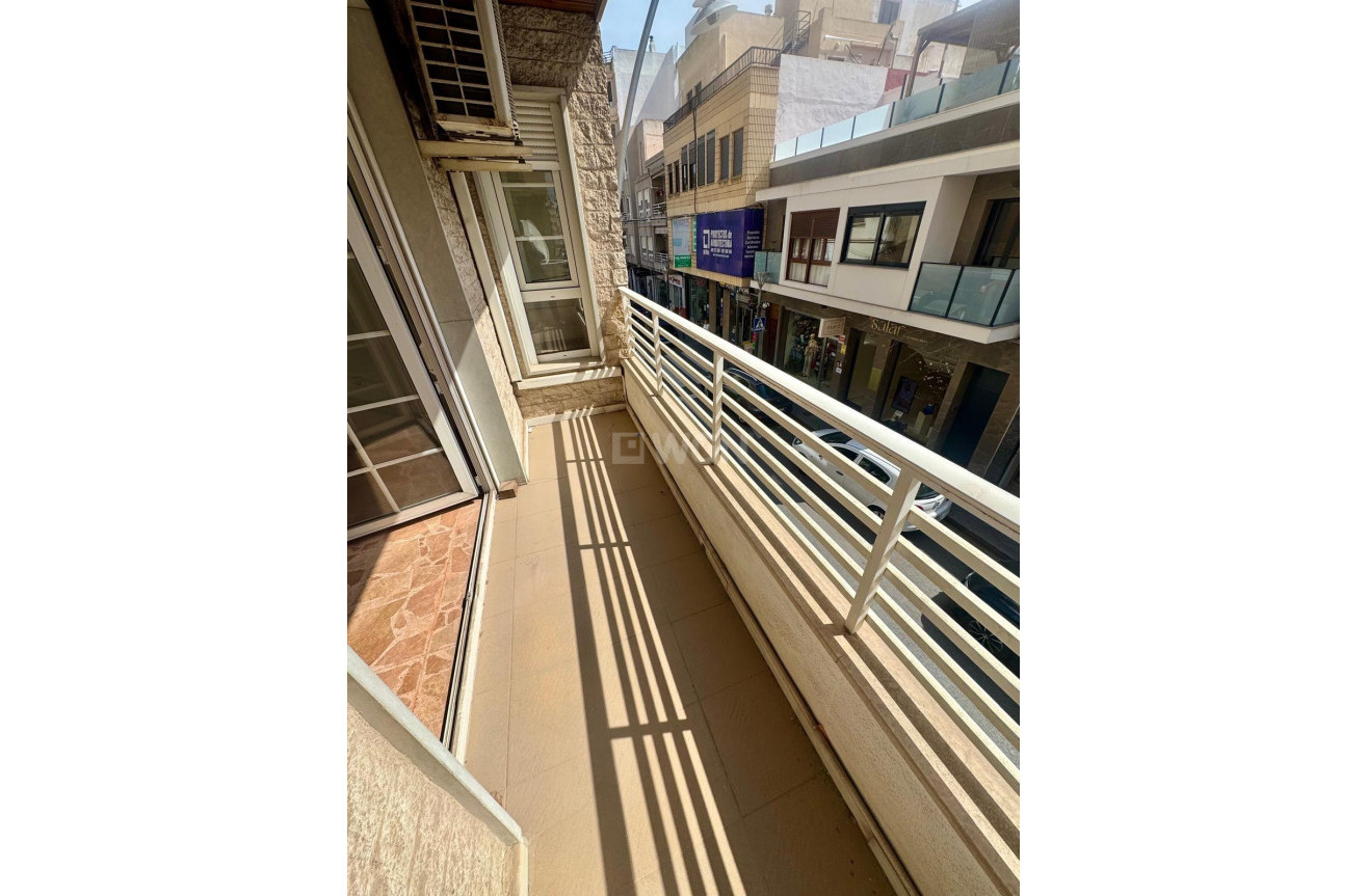 Resale - Apartment / flat - Torrevieja - Centro