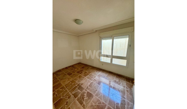 Resale - Apartment / flat - Torrevieja - Centro
