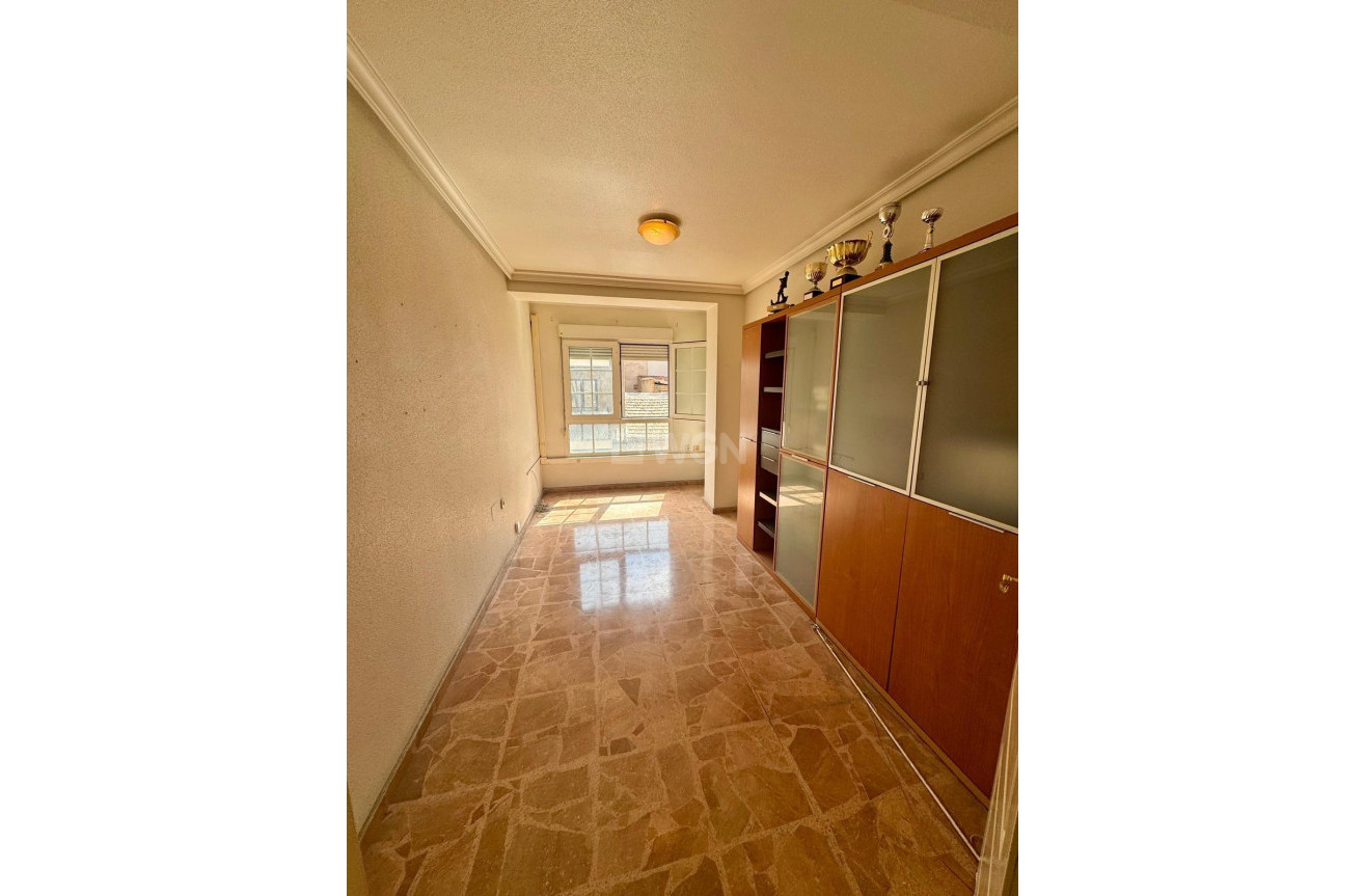 Resale - Apartment / flat - Torrevieja - Centro