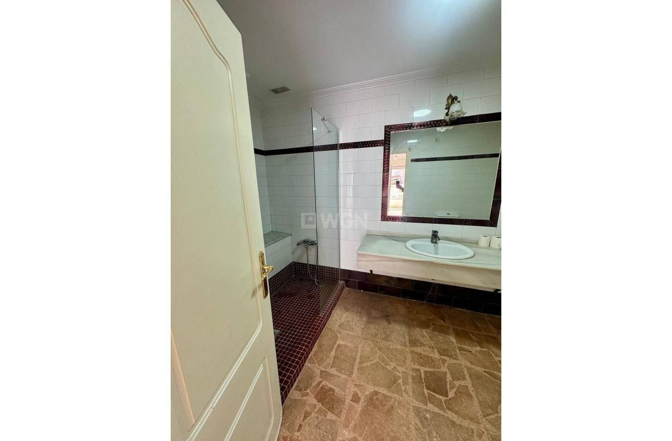 Resale - Apartment / flat - Torrevieja - Centro