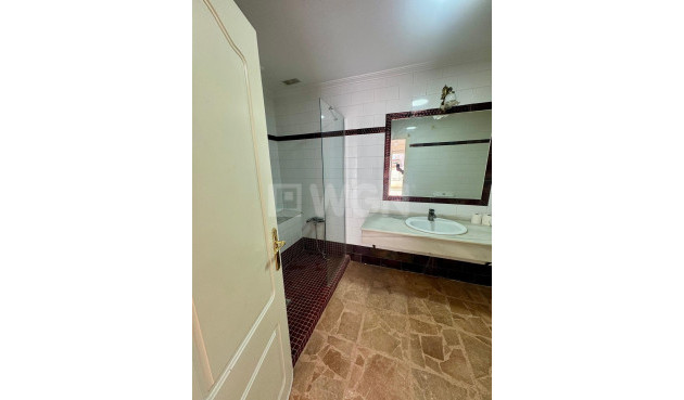 Resale - Apartment / flat - Torrevieja - Centro