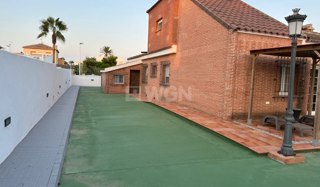 Resale - Villa - La Manga del Mar Menor - Costa Calida