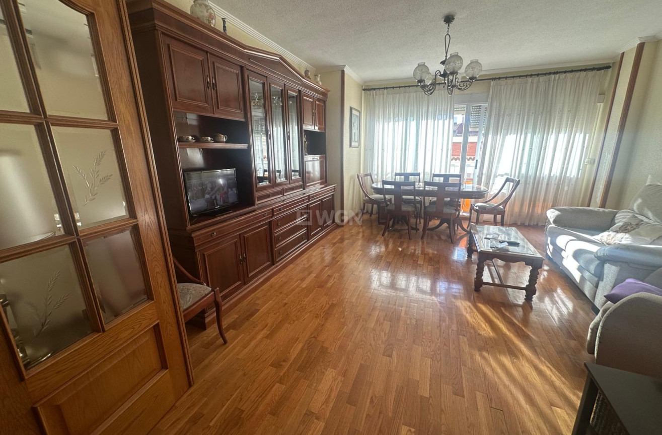 Resale - Apartment / flat - Alicante - Costa Blanca