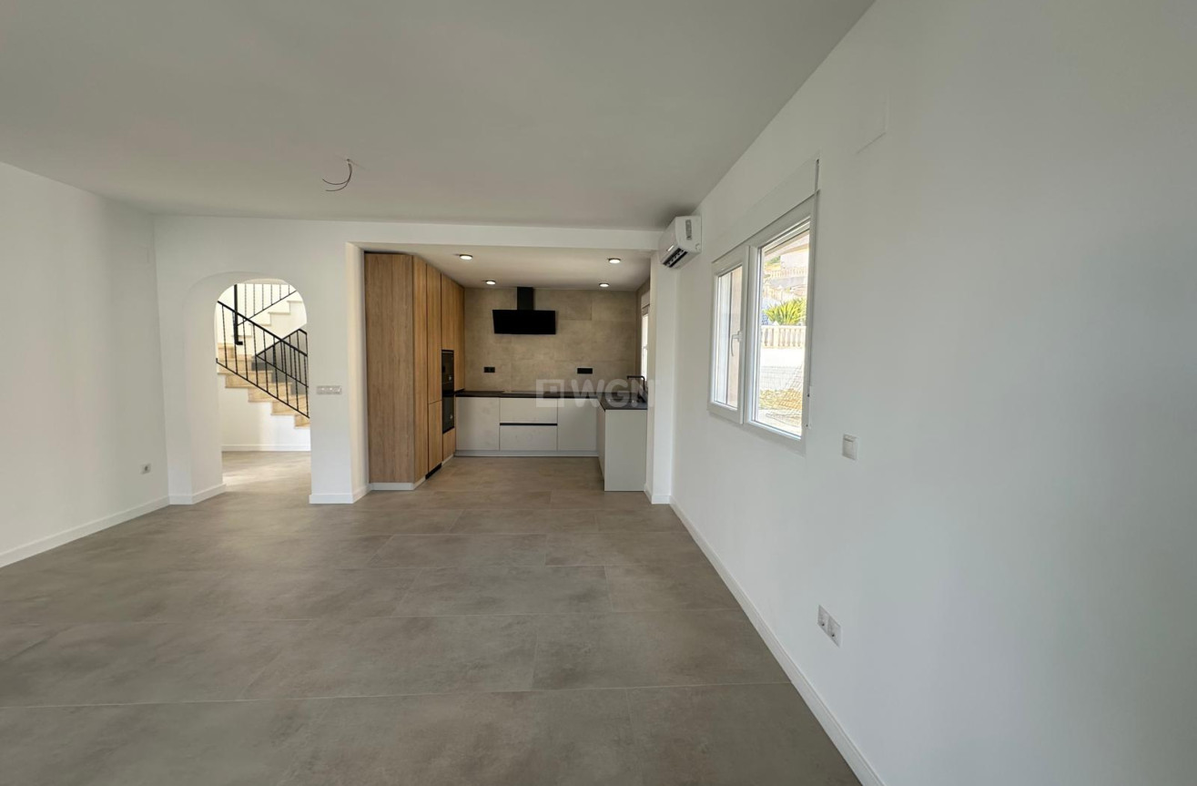 Resale - Villa - El Campello - Costa Blanca