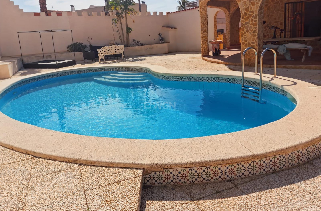 Resale - Villa - Torrevieja - Costa Blanca