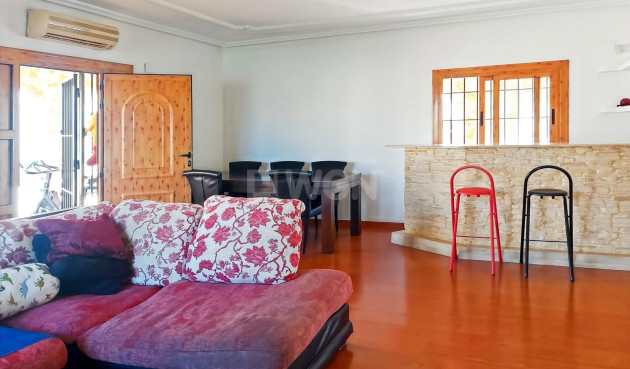 Resale - Villa - Torrevieja - Costa Blanca