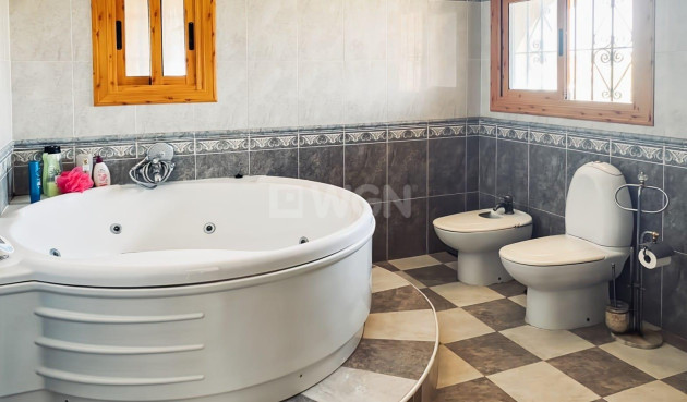 Resale - Villa - Torrevieja - Costa Blanca