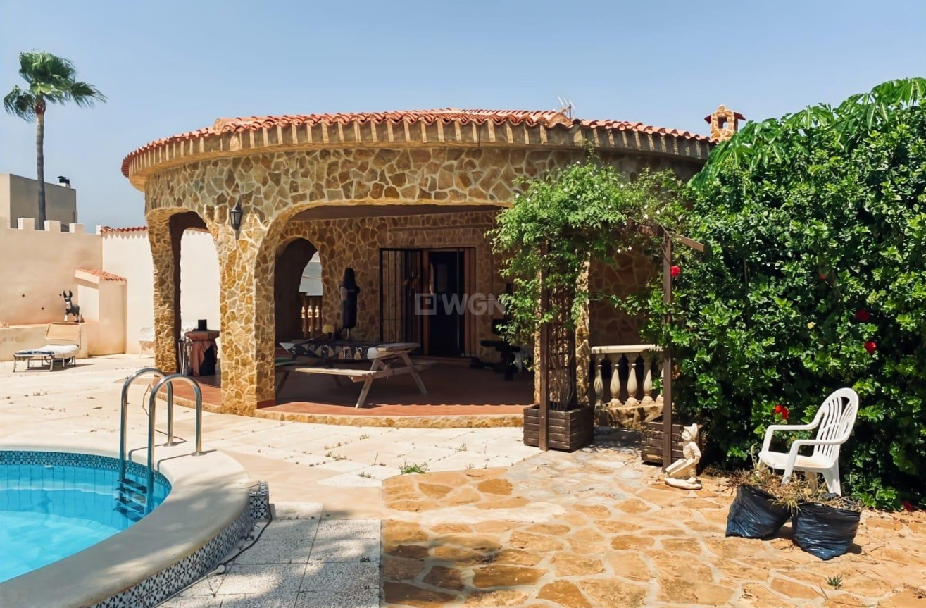 Resale - Villa - Torrevieja - Costa Blanca