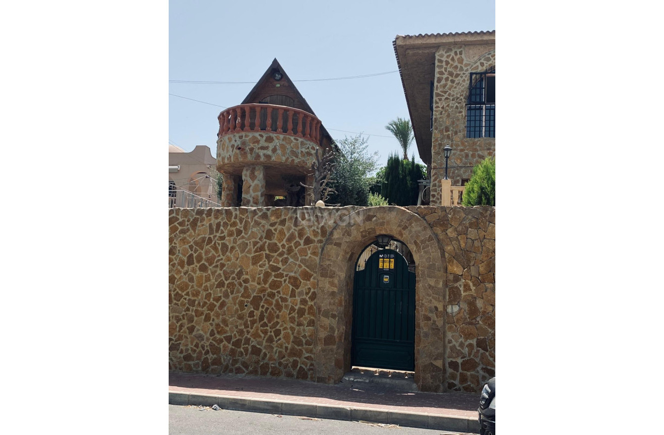 Resale - Villa - Torrevieja - Costa Blanca