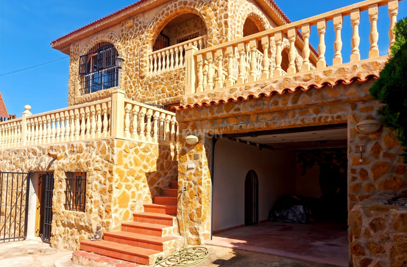 Resale - Villa - Torrevieja - Costa Blanca