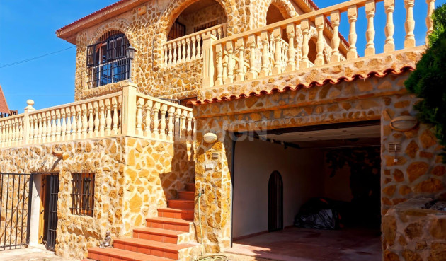 Resale - Villa - Torrevieja - Costa Blanca