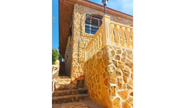 Resale - Villa - Torrevieja - Costa Blanca