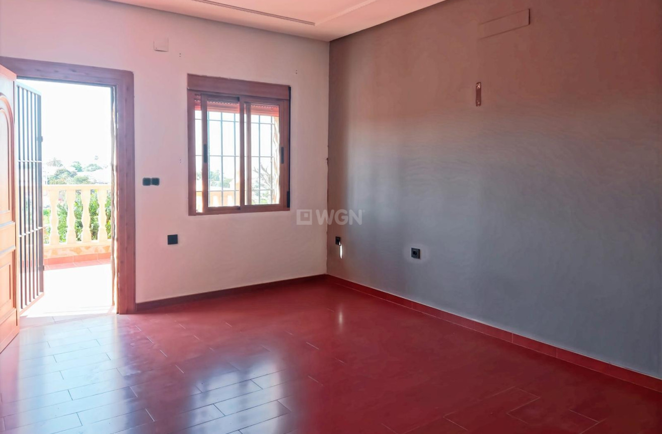 Resale - Villa - Torrevieja - Costa Blanca