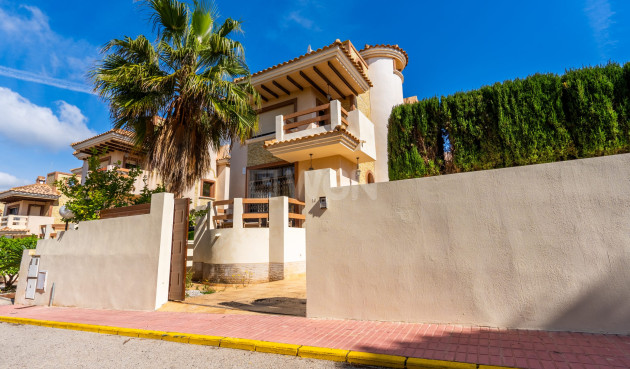 Odsprzedaż - Villa - Orihuela Costa - Costa Blanca
