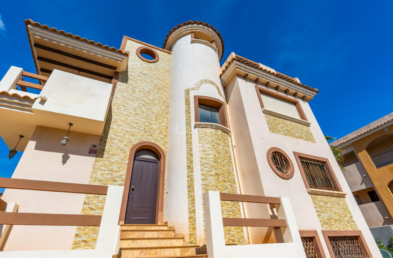 Odsprzedaż - Villa - Orihuela Costa - Costa Blanca