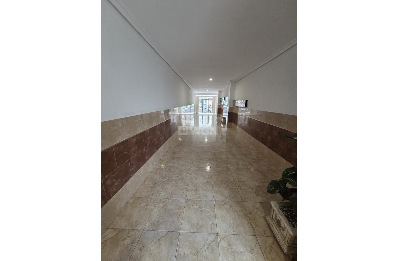 Resale - Apartment / flat - Torrevieja - Costa Blanca
