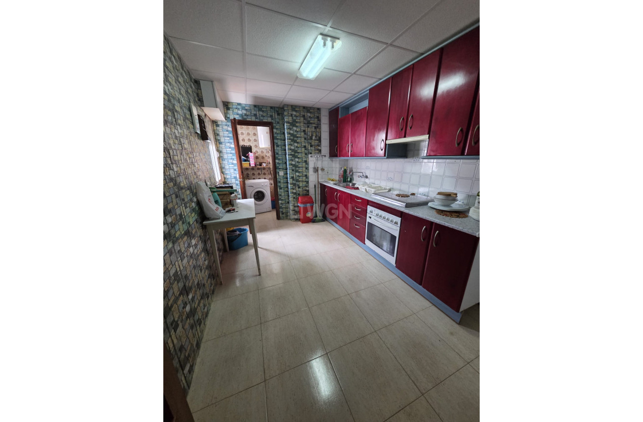 Resale - Apartment / flat - Torrevieja - Costa Blanca