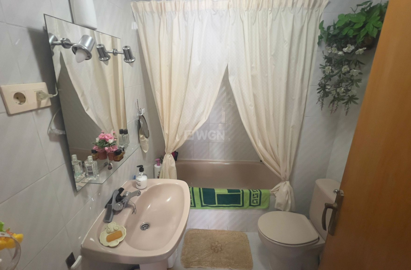 Odsprzedaż - Mieszkanie w bloku - Torrevieja - Costa Blanca