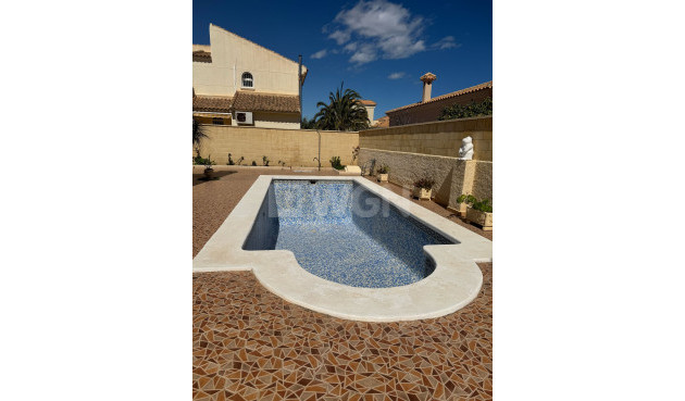 Resale - Villa - Orihuela Costa - Costa Blanca