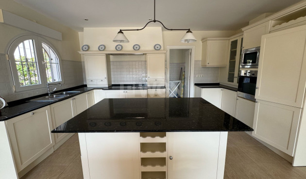 Resale - Villa - Orihuela Costa - Costa Blanca