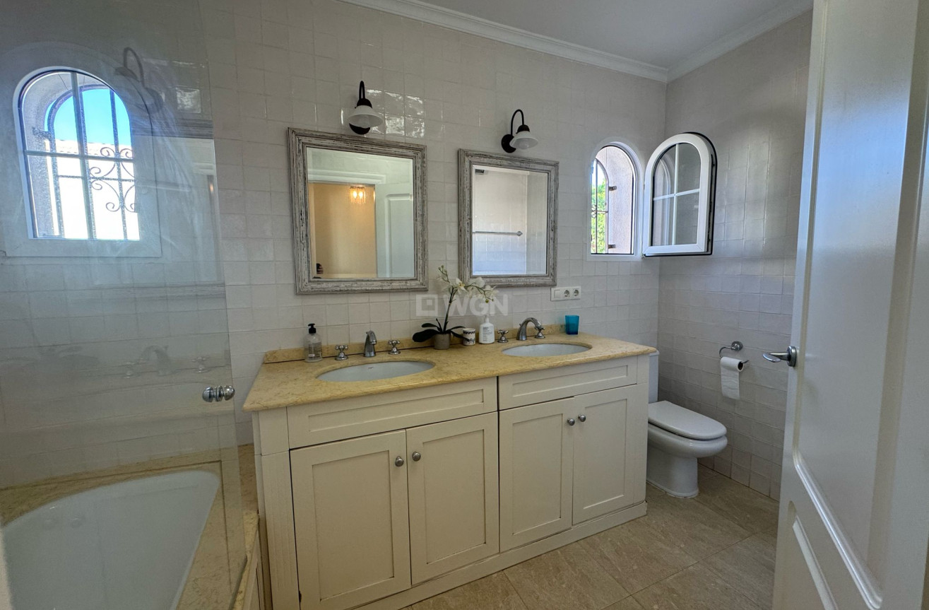 Resale - Villa - Orihuela Costa - Costa Blanca