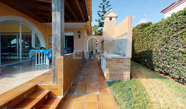 Resale - Villa - Orihuela Costa - Costa Blanca