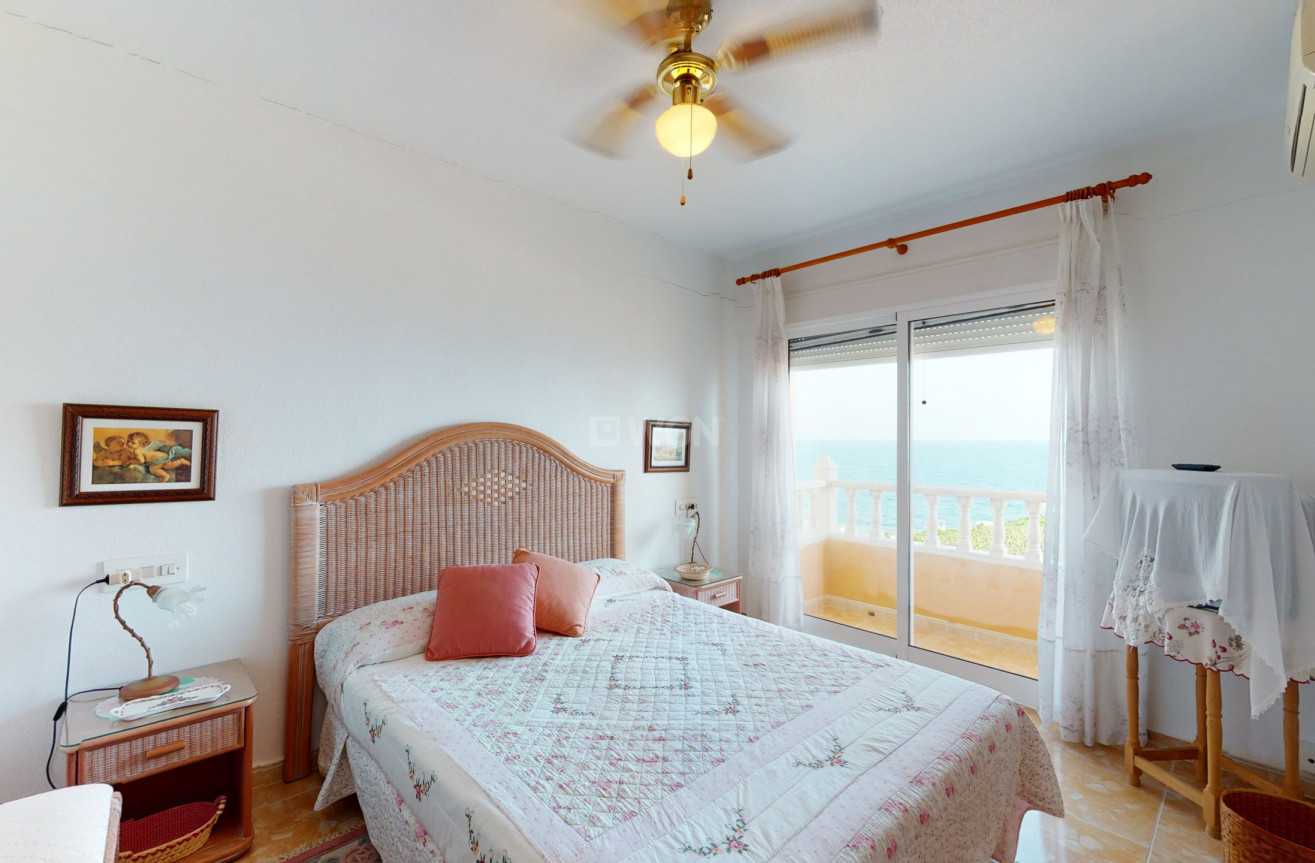 Resale - Villa - Orihuela Costa - Costa Blanca