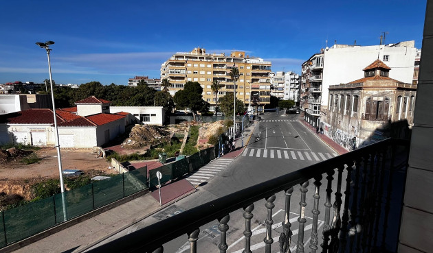 Resale - Apartment / flat - Torrevieja - Costa Blanca