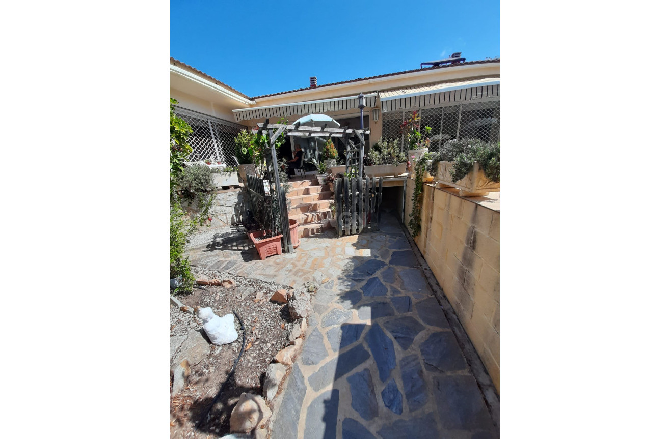 Resale - Villa - Orihuela Costa - Costa Blanca