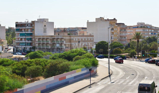 Resale - Apartment / flat - Torrevieja - Costa Blanca