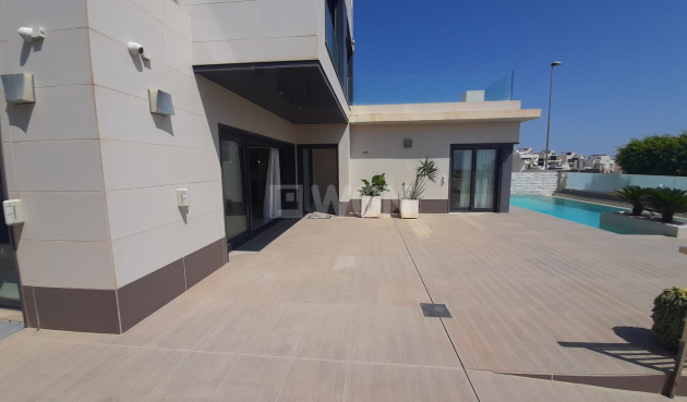 Resale - Villa - San Miguel de Salinas - Inland