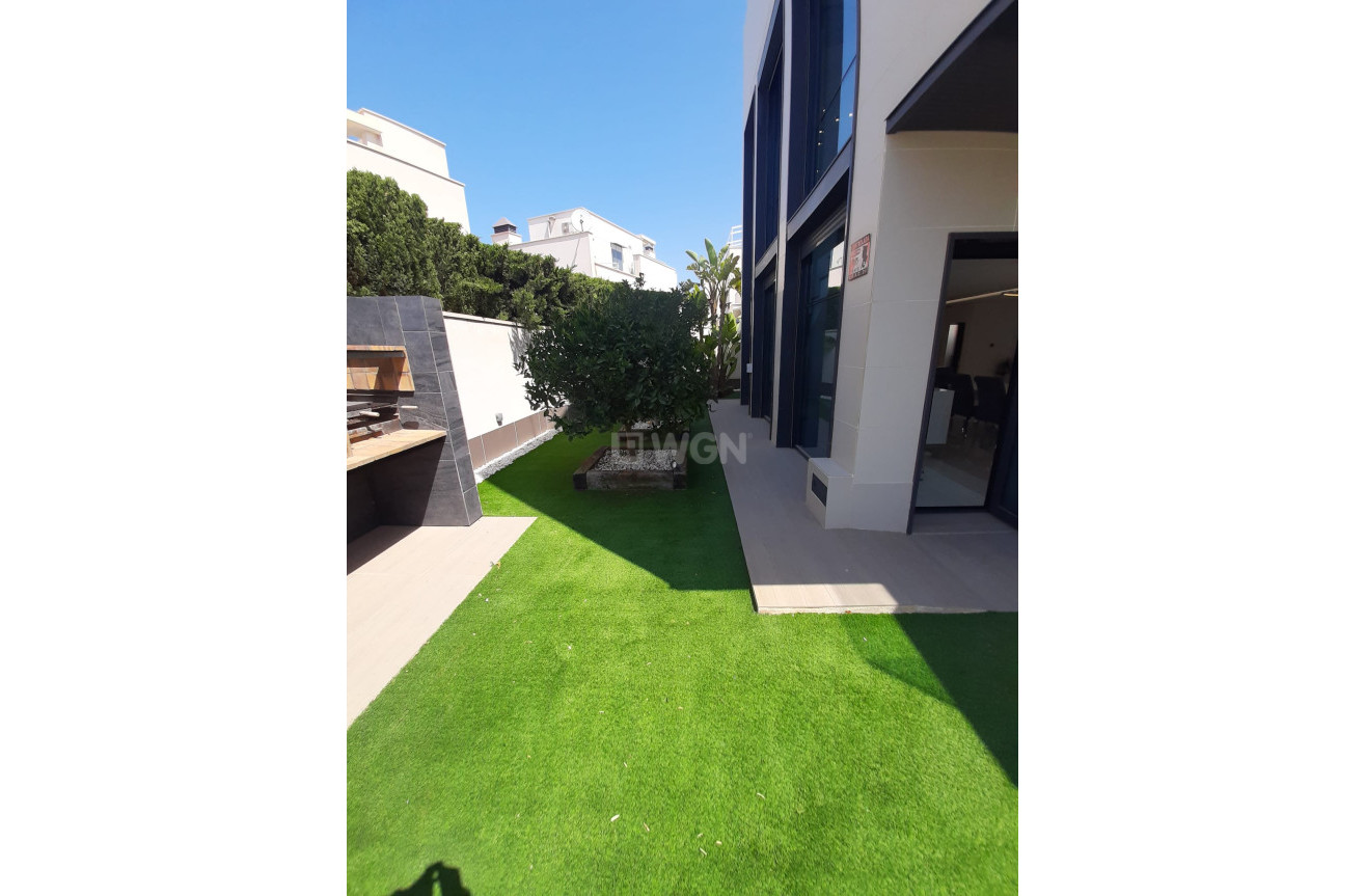 Resale - Villa - San Miguel de Salinas - Inland