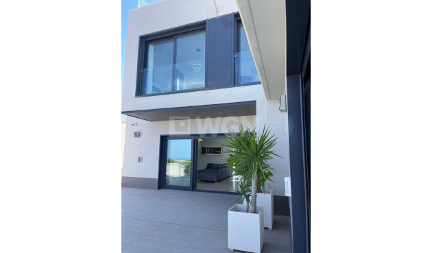 Resale - Villa - San Miguel de Salinas - Inland