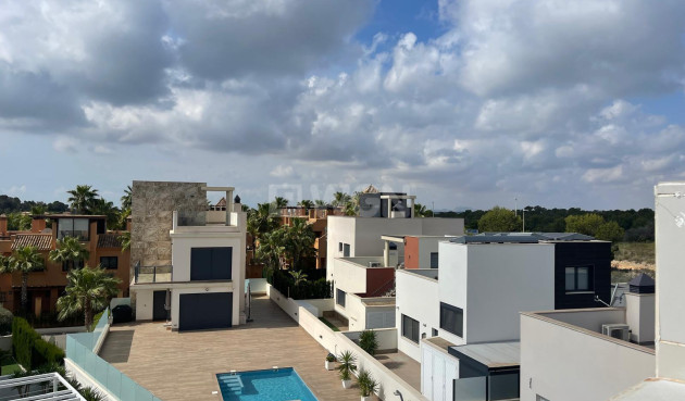 Resale - Villa - San Miguel de Salinas - Inland