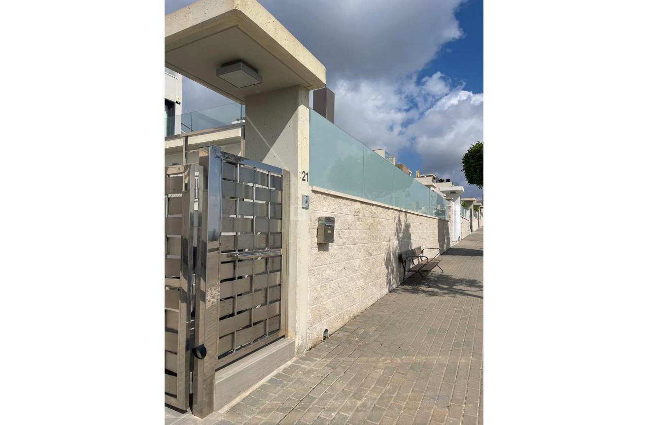 Resale - Villa - San Miguel de Salinas - Inland