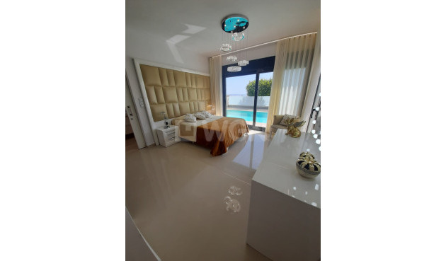 Resale - Villa - San Miguel de Salinas - Inland