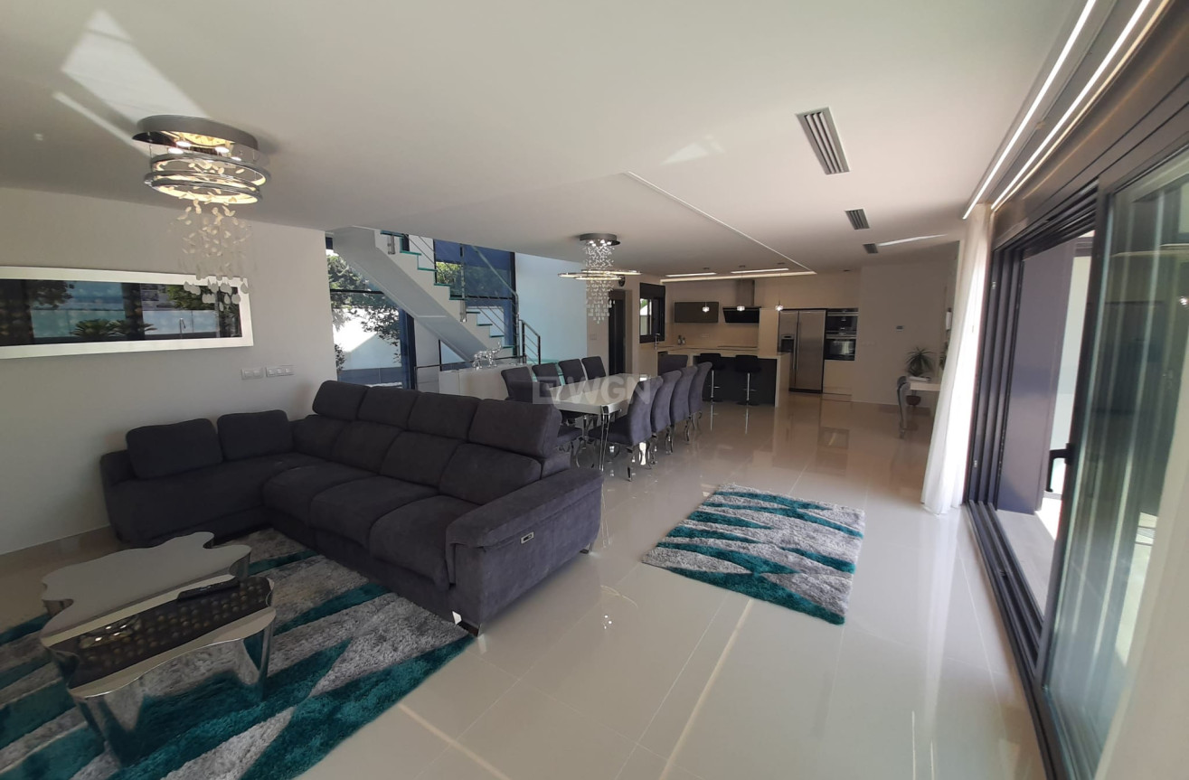 Resale - Villa - San Miguel de Salinas - Inland