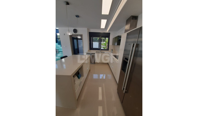 Resale - Villa - San Miguel de Salinas - Inland